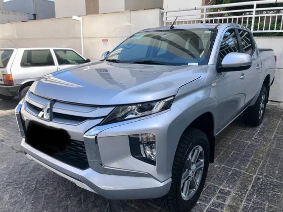 MITSUBISHI L200 TRITON 2.4 16V TURBO DIESEL SPORT GLS CD 4P 4X4 AUTOMÁTICO